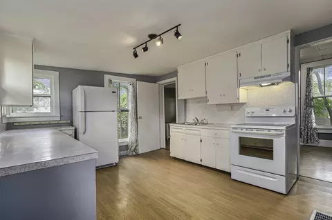 349 N Marshall Ave, Marshall, MI 49068 photo 12