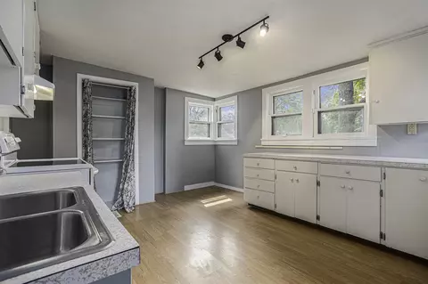 349 N Marshall Ave, Marshall, MI 49068 photo 11