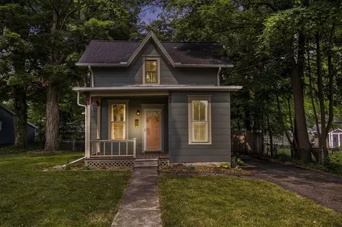 349 N Marshall Ave, Marshall, MI 49068 photo 2