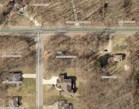 5021 Autumn Gln, Kalamazoo, MI 49009