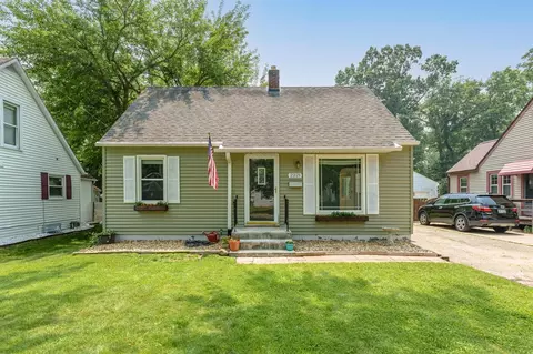 2221 Hazel, Kalamazoo, MI 49008