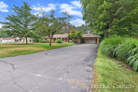 678 Aue, Norton Shores, MI 49441