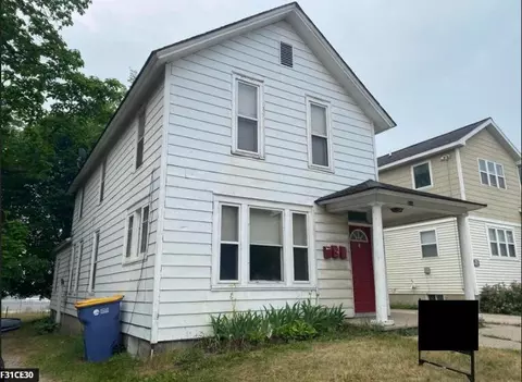 614 SW Cesar E Chavez, Grand Rapids, MI 49503