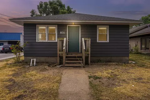 831 W Hackley, Muskegon, MI 49441
