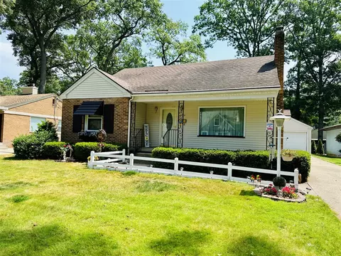 2424 Westwood, Muskegon, MI 49441