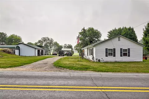 69739 Christiana Lk, Edwardsburg, MI 49112