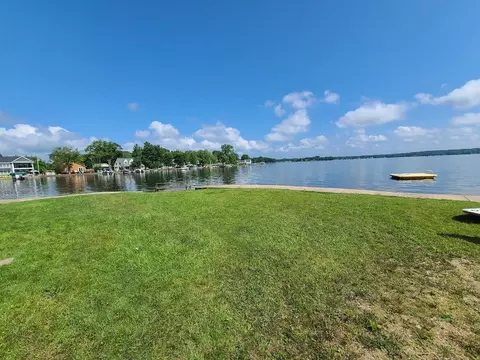 11072 Lake St, Rodney, MI 49342
