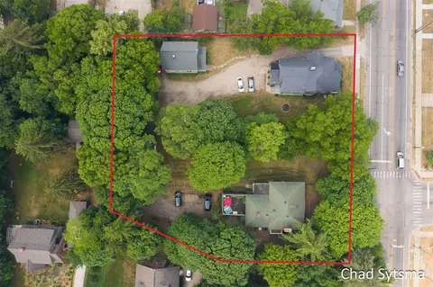 148 200 Burton, Grand Rapids, MI 49507