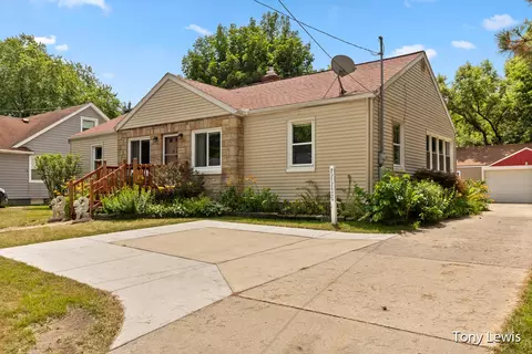 716 4 Mile, Grand Rapids, MI 49525