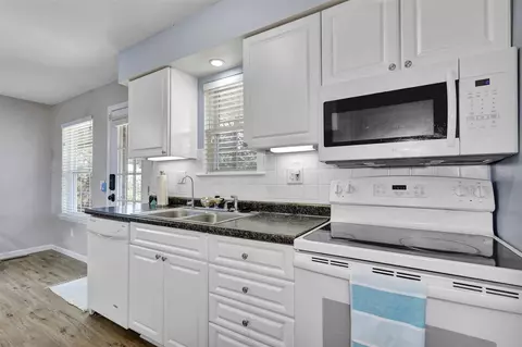 6357 Beechfield, Lansing, MI 48911 photo 7