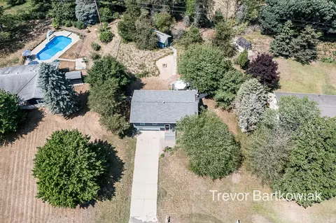 18005 Mohawk, Spring Lake, MI 49456 photo 3