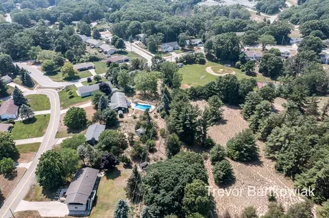 18005 Mohawk, Spring Lake, MI 49456 photo 4