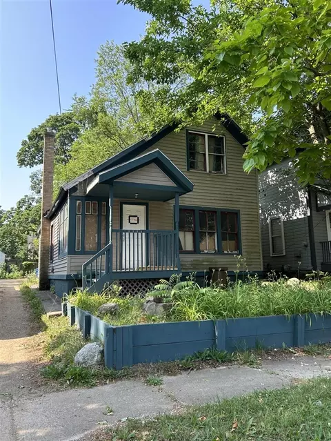 723 Mccourtie, Kalamazoo, MI 49008