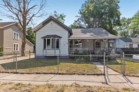 104 N Clay, Greenville, MI 48838