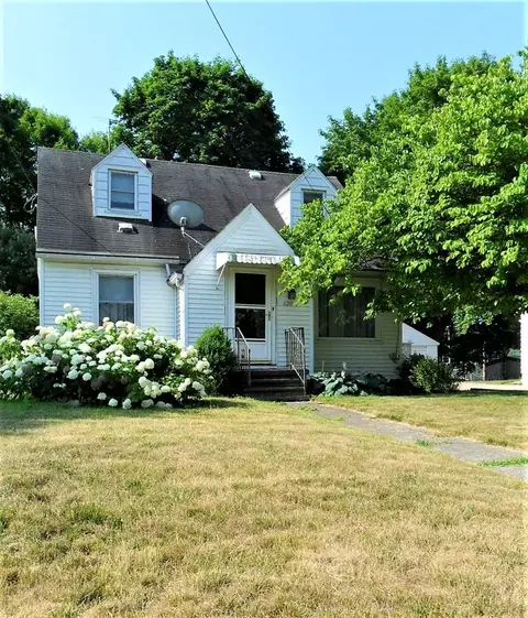 620 W Clinton, Hastings, MI 49058