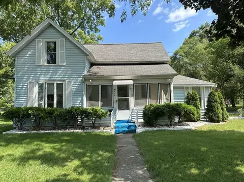 515 E Prairie Ronde, Dowagiac, MI 49047