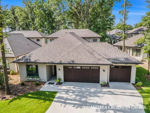 2037 Ottawa Bch, Holland, MI 49424