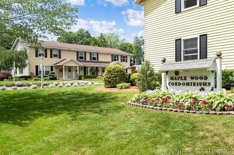 199 E 34th St #7, Holland, MI 49423