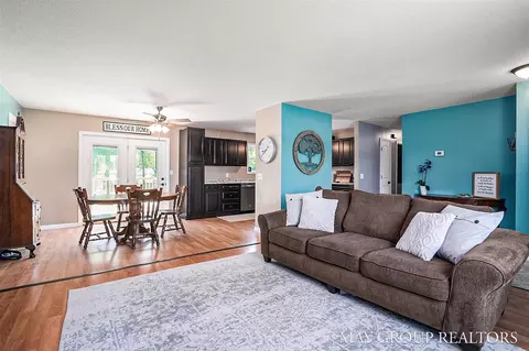 314 North, Edmore, MI 48829 photo 5