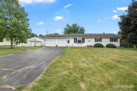 588 E David, Ionia, MI 48846