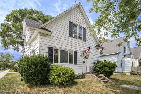 456 Maple, Holland, MI 49423