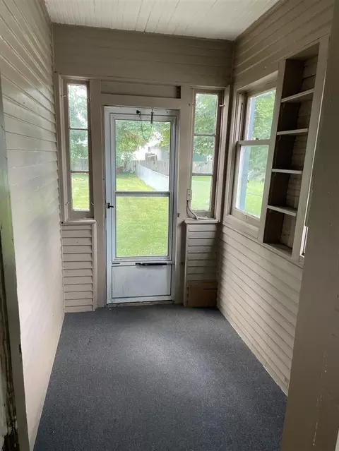 519 Seymour, Jackson, MI 49202 photo 14
