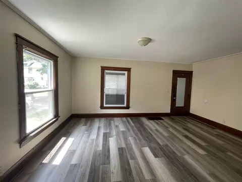 519 Seymour, Jackson, MI 49202 photo 11