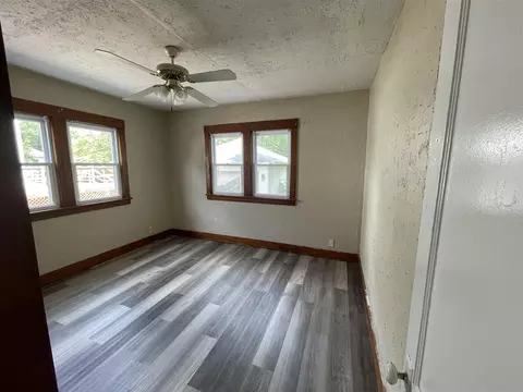 519 Seymour, Jackson, MI 49202 photo 13
