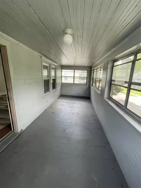519 Seymour, Jackson, MI 49202 photo 25