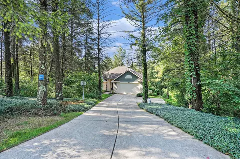 2350 Sawmill, Rockford, MI 49341