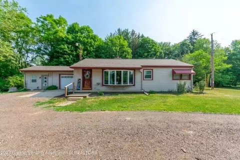 4101 E Clinton Trl, Charlotte, MI 48813