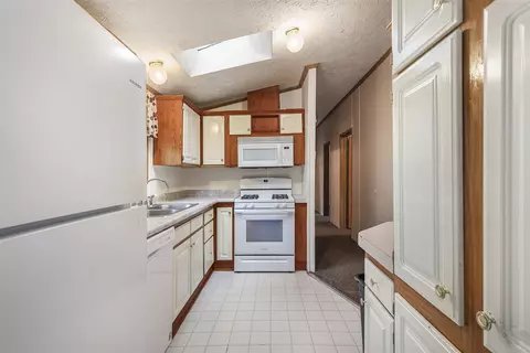 355 S Lester, White Cloud, MI 49349 photo 7
