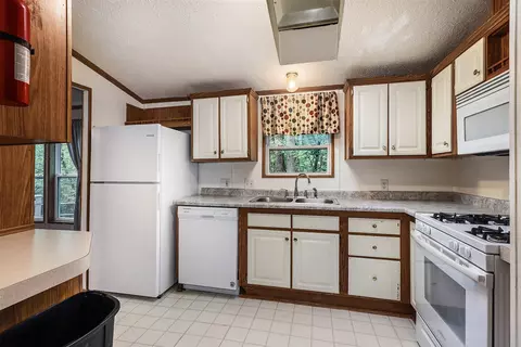 355 S Lester, White Cloud, MI 49349 photo 8