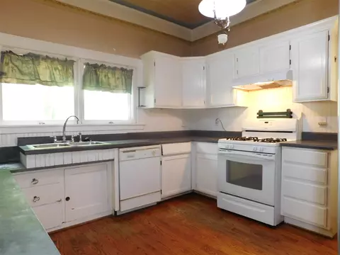 201 E Delaware, Decatur, MI 49045 photo 6