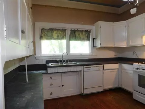 201 E Delaware, Decatur, MI 49045 photo 7