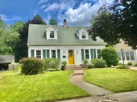 1227 Roseland, Kalamazoo, MI 49001