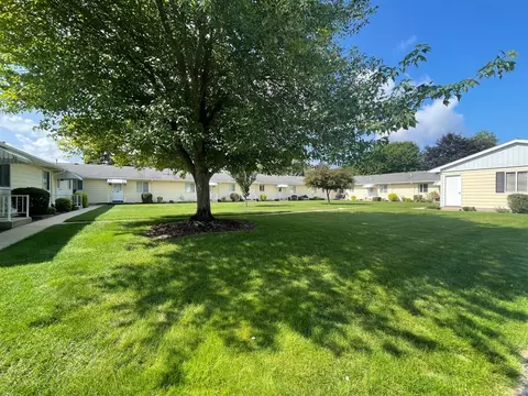 5943 Leisure S, Kentwood, MI 49548