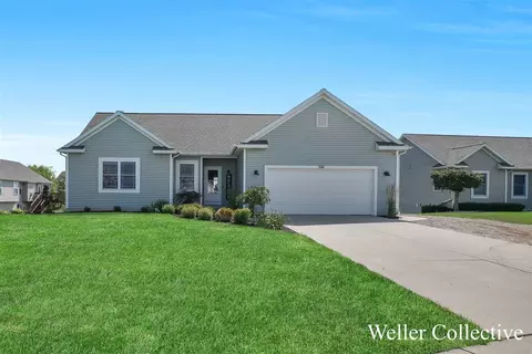 948 Red Tail, Coopersville, MI 49404
