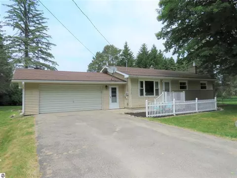 10191 E 36 12, Cadillac, MI 49601