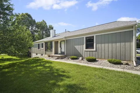 2792 Walden Woods, Jackson, MI 49201
