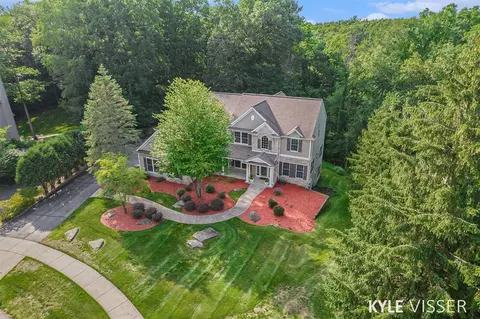 7769 Autumn Woods, Ada, MI 49301 photo 2