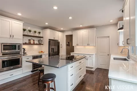 7769 Autumn Woods, Ada, MI 49301 photo 14