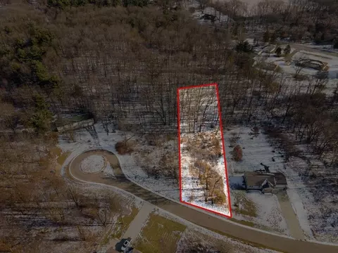 14 Twin Meadow Dr, Jackson, MI 49201
