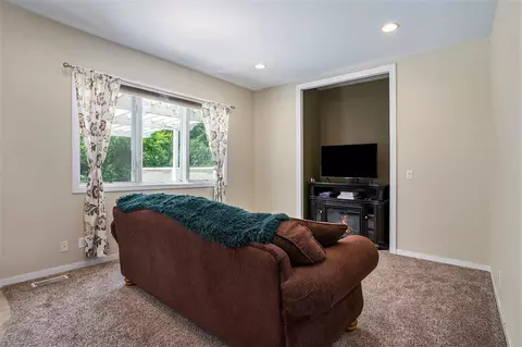 3584 Walnut, Hamilton, MI 49419 photo 4