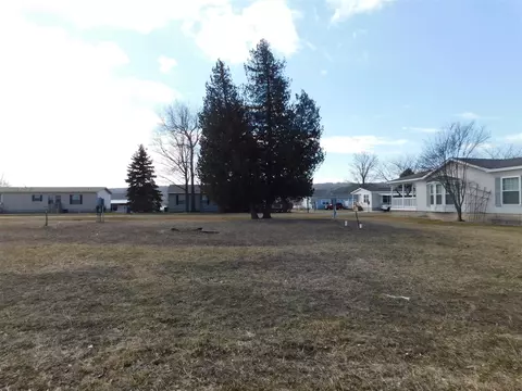 3297 Lakeland #44, Arcadia, MI 49613