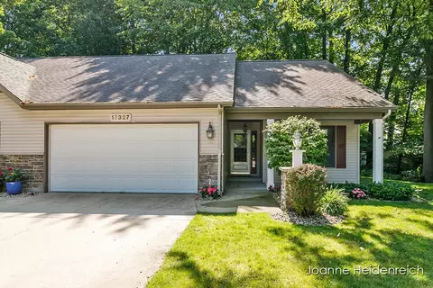 17327 Beechwood #32, Spring Lake, MI 49456