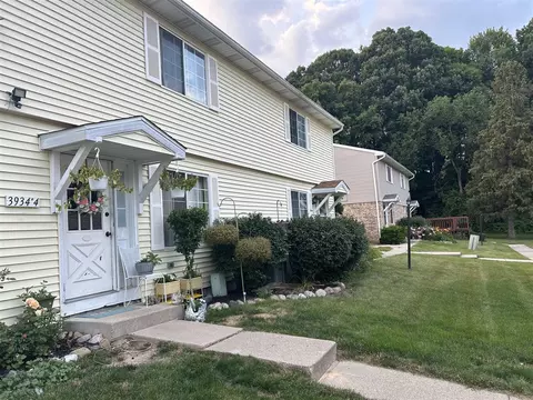 3934 Hunters Rdg #4, Lansing, MI 48911
