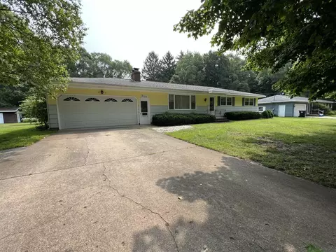 9114 Pinebrook, Montague, MI 49437