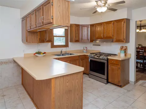 10462 E S, Scotts, MI 49088 photo 4