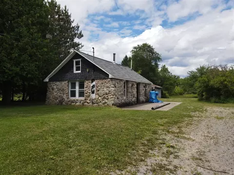 8896 W Michaud Rd, South Branch, MI 48761